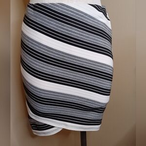 Joe B Striped Skirt Black White Gray Medium